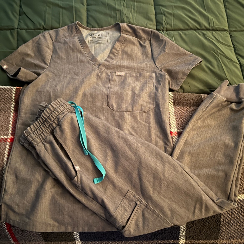 FIGS scrub set (XSP)